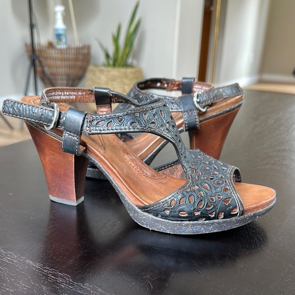 Naya Brand Boho Black Laser Cut Leather Block Heeled Sandals SZ 9 - Picture 1 of 13